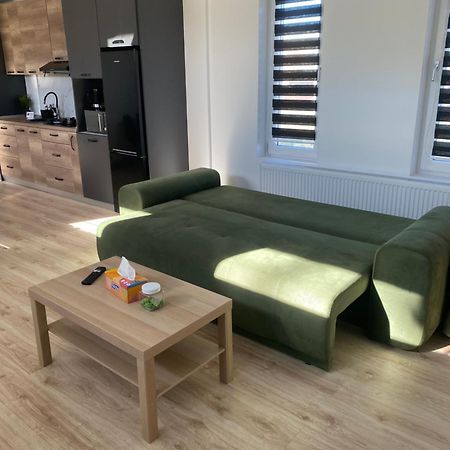 Ttt House Piteşti Exteriör bild